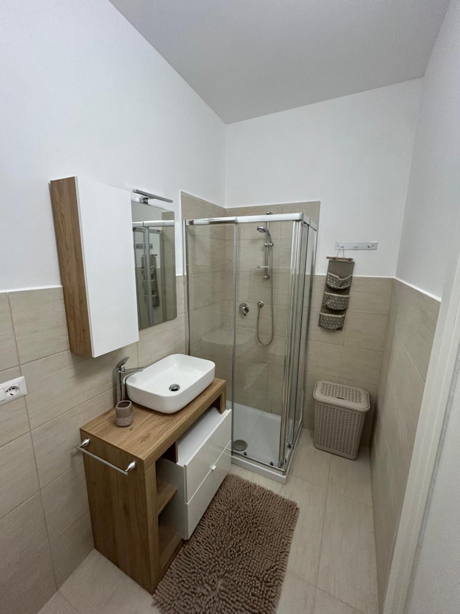 Fly & Stay Apartments Fiumicino Buitenkant foto